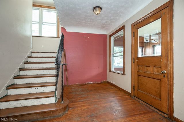 4507 Bridgeview Avenue, Newburgh Heights, OH 44105