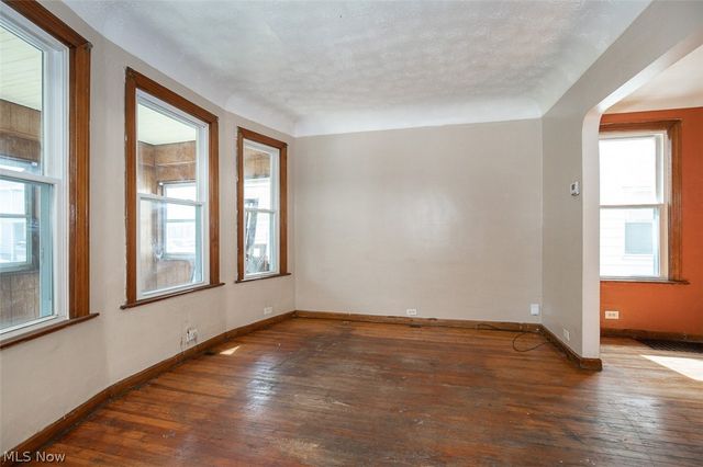 4507 Bridgeview Avenue, Newburgh Heights, OH 44105