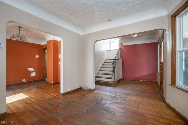 4507 Bridgeview Avenue, Newburgh Heights, OH 44105