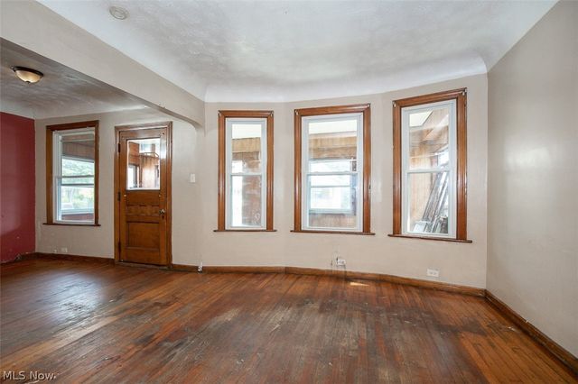 4507 Bridgeview Avenue, Newburgh Heights, OH 44105