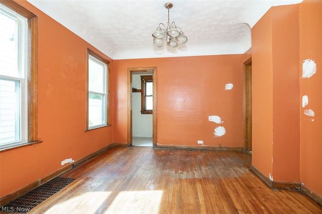 4507 Bridgeview Avenue, Newburgh Heights, OH 44105
