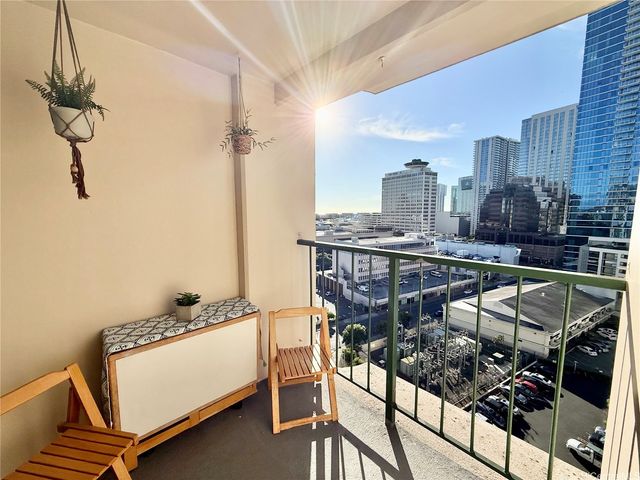 747 Amana Street 1418, Honolulu, HI 96814