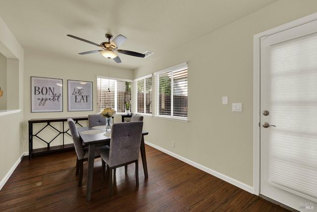 845 Vassar Dr, Vacaville, CA 95687