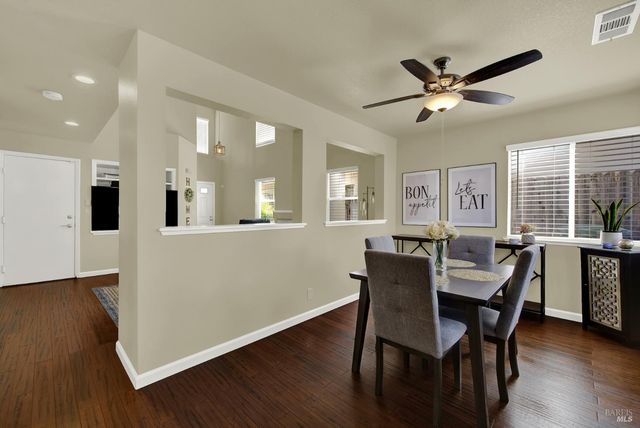 845 Vassar Dr, Vacaville, CA 95687