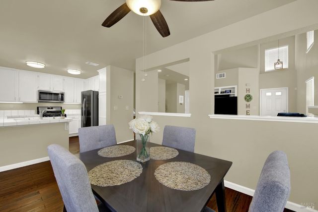 845 Vassar Dr, Vacaville, CA 95687