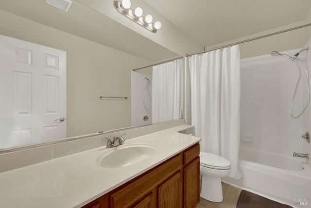 845 Vassar Dr, Vacaville, CA 95687