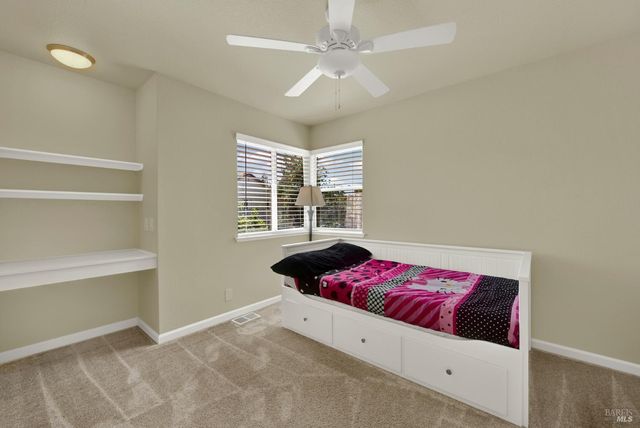 845 Vassar Dr, Vacaville, CA 95687