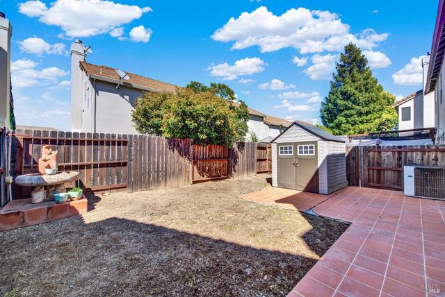 845 Vassar Dr, Vacaville, CA 95687