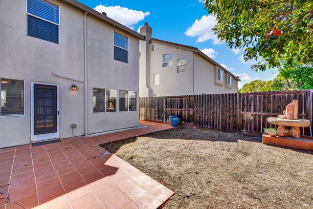 845 Vassar Dr, Vacaville, CA 95687