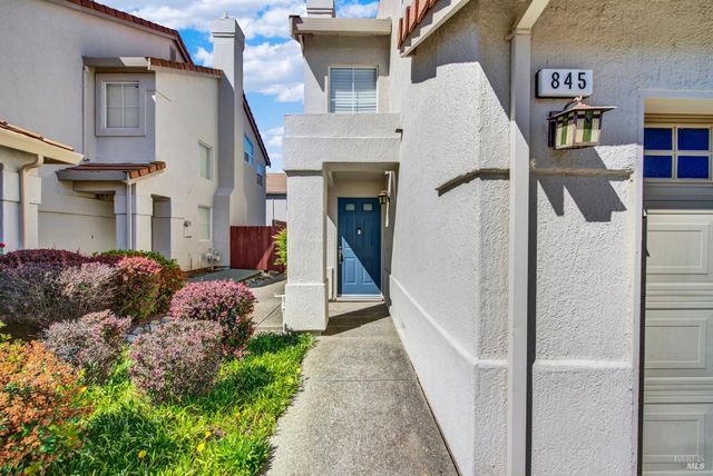 845 Vassar Dr, Vacaville, CA 95687