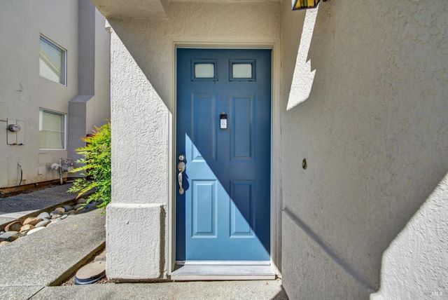 845 Vassar Dr, Vacaville, CA 95687