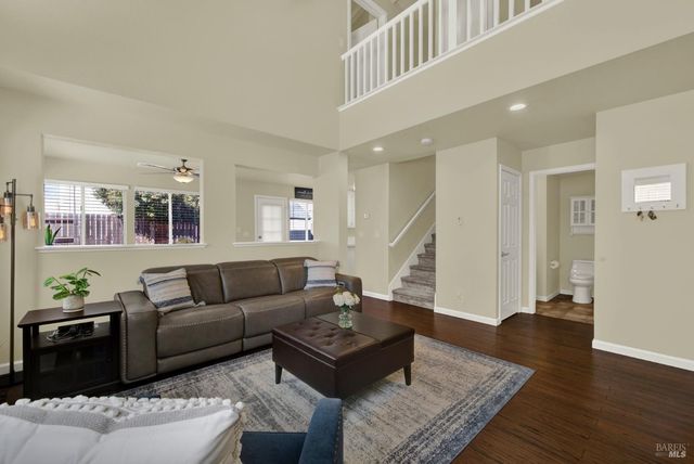 845 Vassar Dr, Vacaville, CA 95687