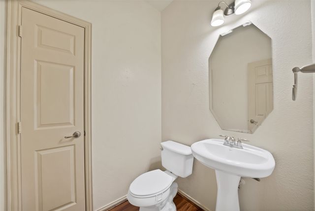 903 Fieldstone Drive, Cedar Hill, TX 75104