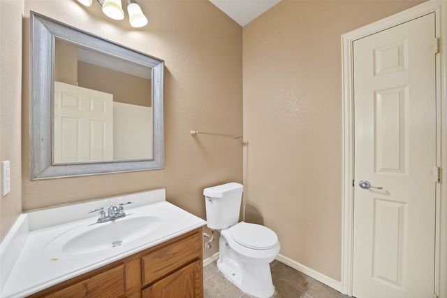 903 Fieldstone Drive, Cedar Hill, TX 75104