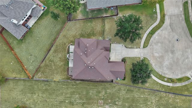 903 Fieldstone Drive, Cedar Hill, TX 75104
