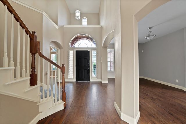 903 Fieldstone Drive, Cedar Hill, TX 75104