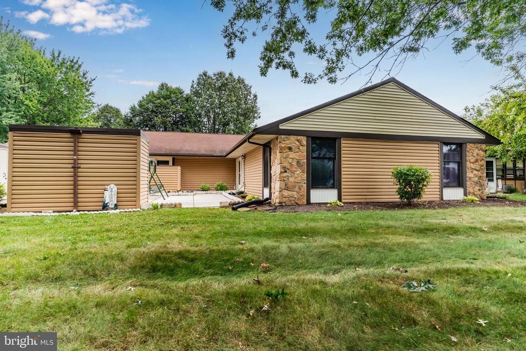 14 ABBEY COURT, Carlisle, PA 17015