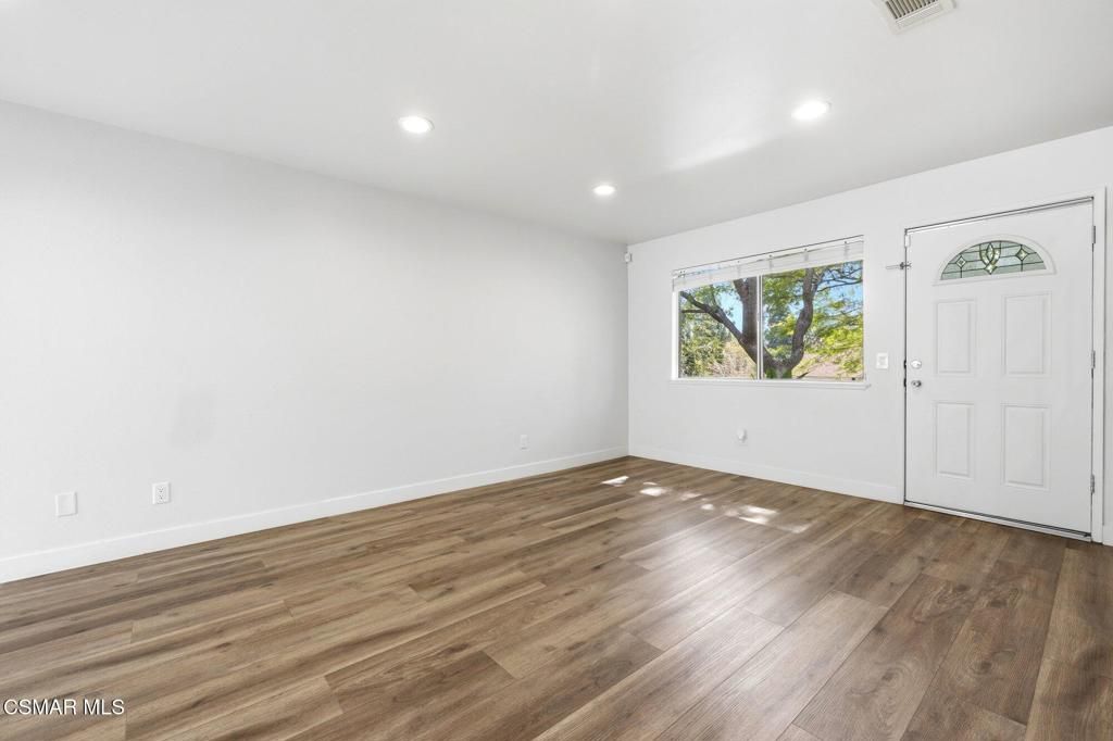 Image 15 of property listing at 15155 Marquette Street A, Moorpark, CA 93021