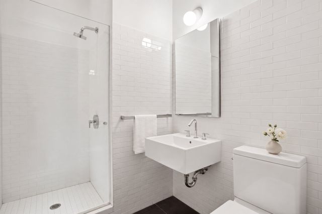40 Bond St Apt 5C, New York City, NY 10012