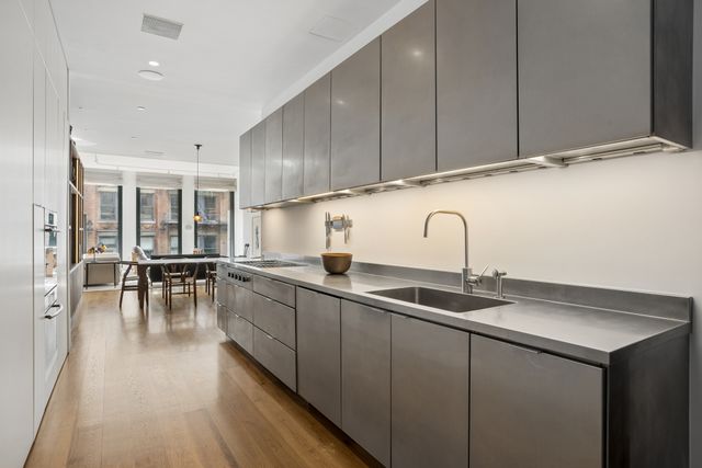 40 Bond St Apt 5C, New York City, NY 10012