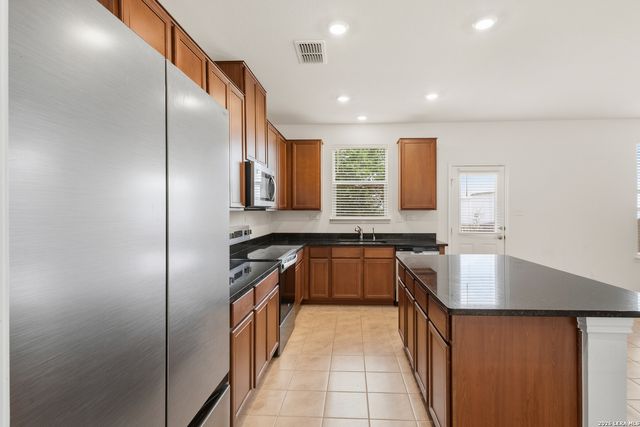 224 BERISTAIN CV, Boerne, TX 78006
