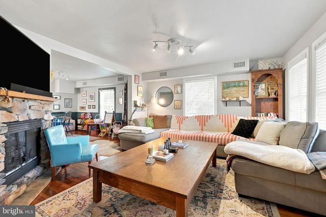 61 TAYLOR ST, Warrenton, VA 20186