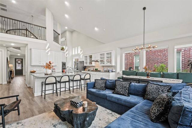 315 Chandan Way, Irving, TX 75063