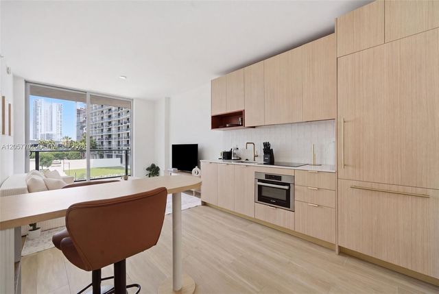 90 NE 32nd Street 811, Miami, FL 33137