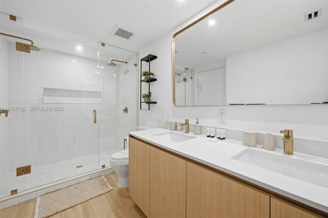 90 NE 32nd Street 811, Miami, FL 33137