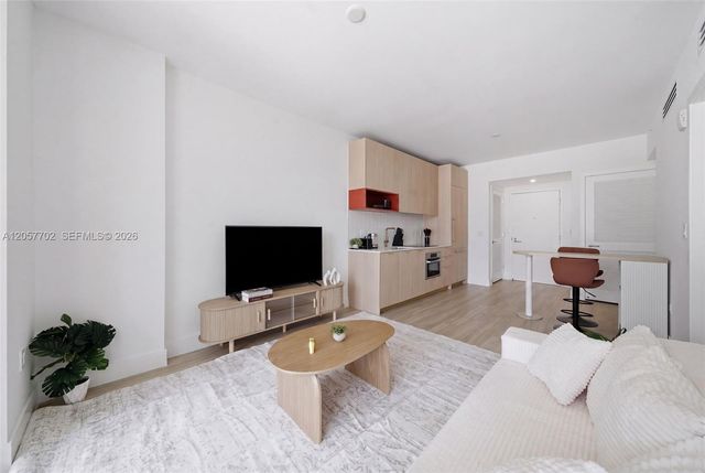 90 NE 32nd Street 811, Miami, FL 33137