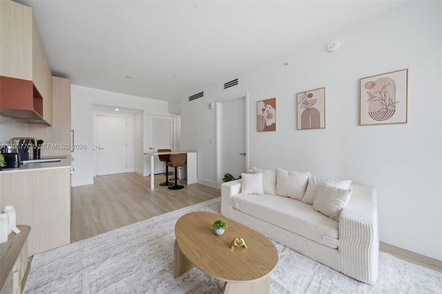 90 NE 32nd Street 811, Miami, FL 33137