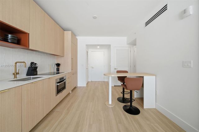 90 NE 32nd Street 811, Miami, FL 33137