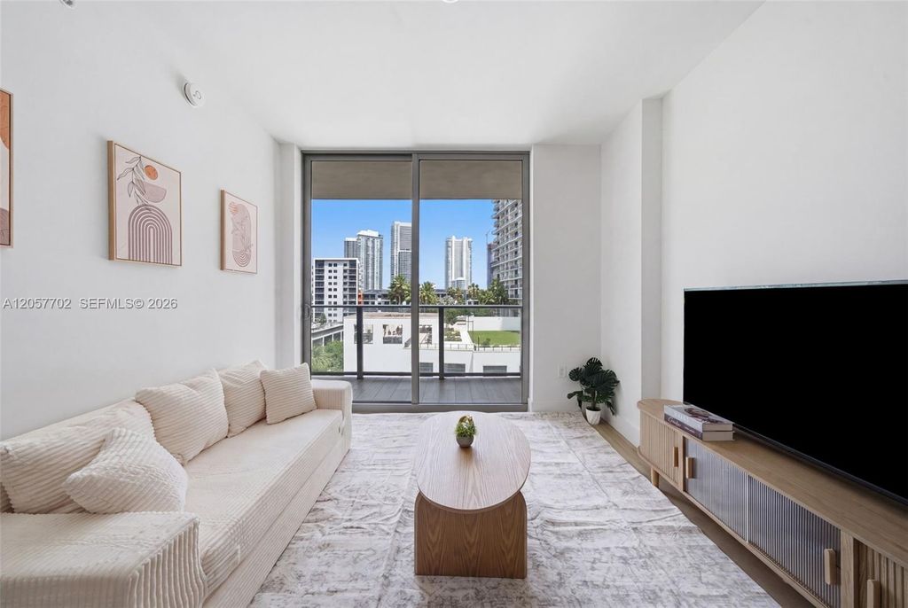 90 NE 32nd Street 811, Miami, FL 33137