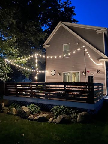 27 Dayton St, Lowell, MA 01852