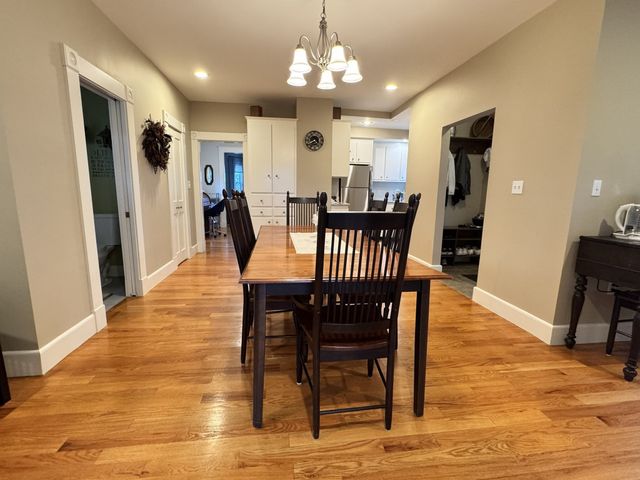 27 Dayton St, Lowell, MA 01852