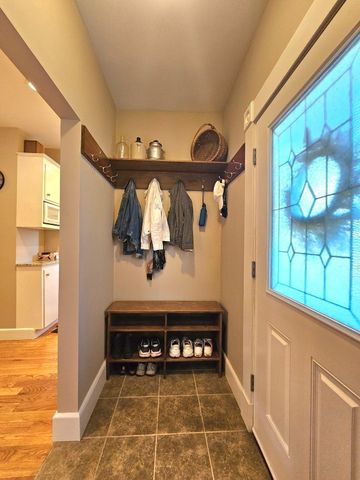 27 Dayton St, Lowell, MA 01852