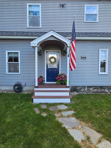 27 Dayton St, Lowell, MA 01852