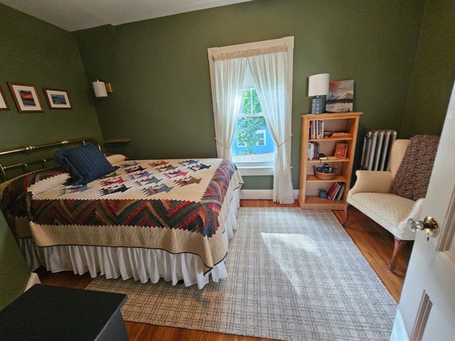 27 Dayton St, Lowell, MA 01852