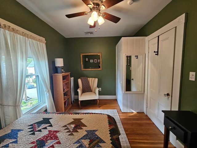 27 Dayton St, Lowell, MA 01852