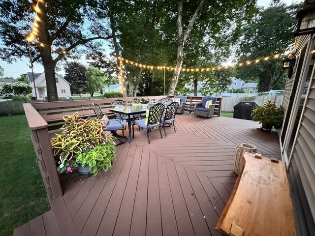 27 Dayton St, Lowell, MA 01852
