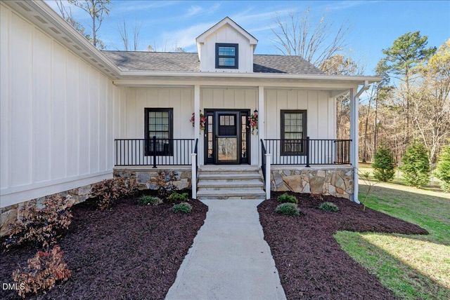 1130 Lakepoint Drive, Clarksville, VA 23927