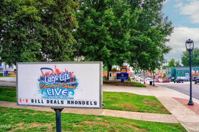 1130 Lakepoint Drive, Clarksville, VA 23927