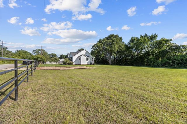 2021 Strangmeier Road, Brenham, TX 77833