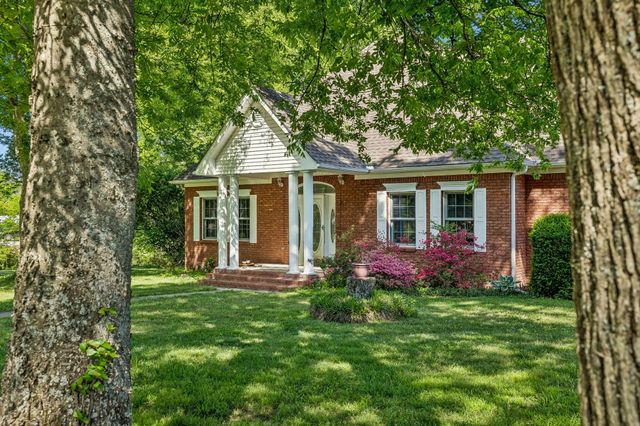 1019 Hilton Ln, Castalian Springs, TN 37031