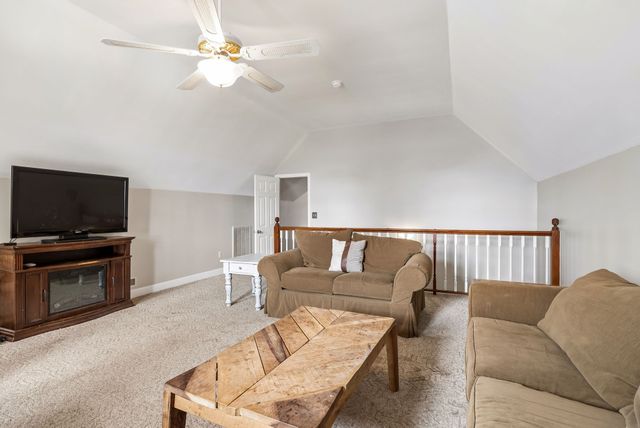 1019 Hilton Ln, Castalian Springs, TN 37031