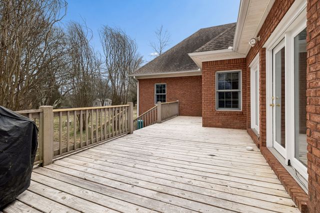 1019 Hilton Ln, Castalian Springs, TN 37031