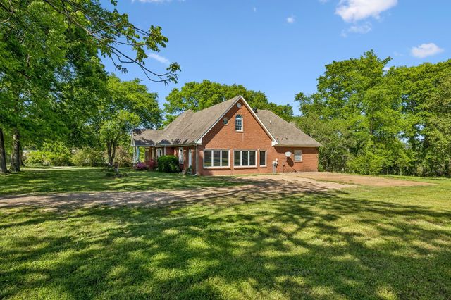 1019 Hilton Ln, Castalian Springs, TN 37031