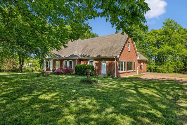 1019 Hilton Ln, Castalian Springs, TN 37031