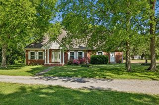 1019 Hilton Ln, Castalian Springs, TN 37031