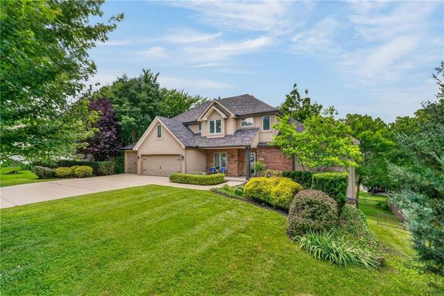 7608 NW Roberts Road, Weatherby Lake, MO 64152